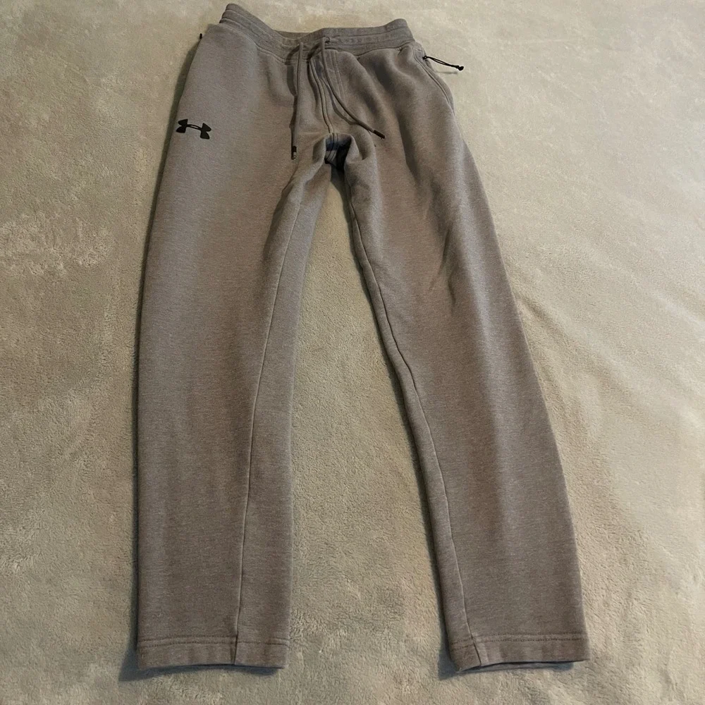 Under Armour ColdGear Fitted Mens Gray Joggers Sweatpants Size Medium MD Fleece